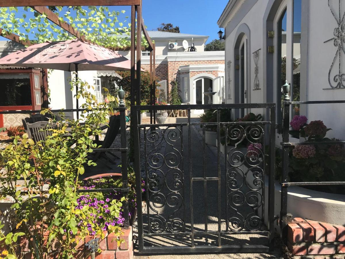 1 On Mona * Cape Town