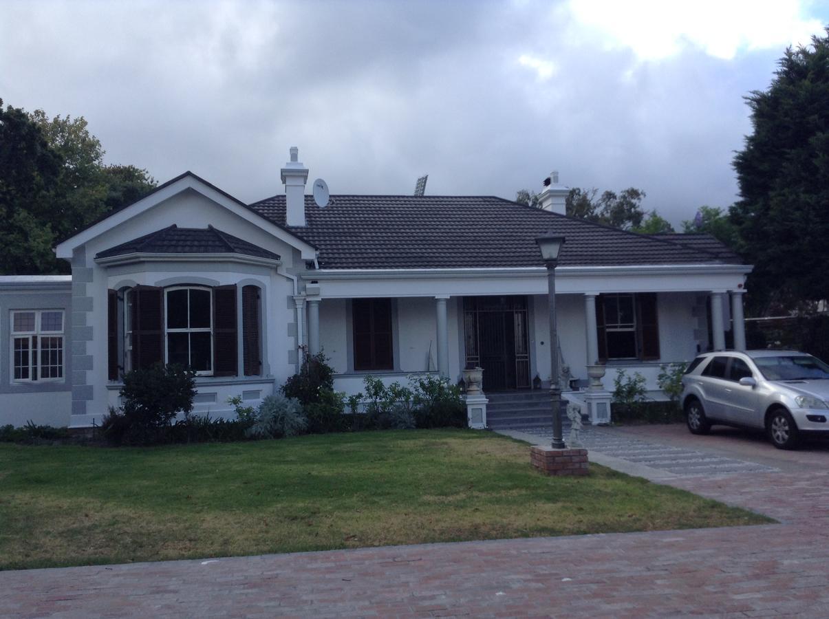 1 On Mona * Cape Town
