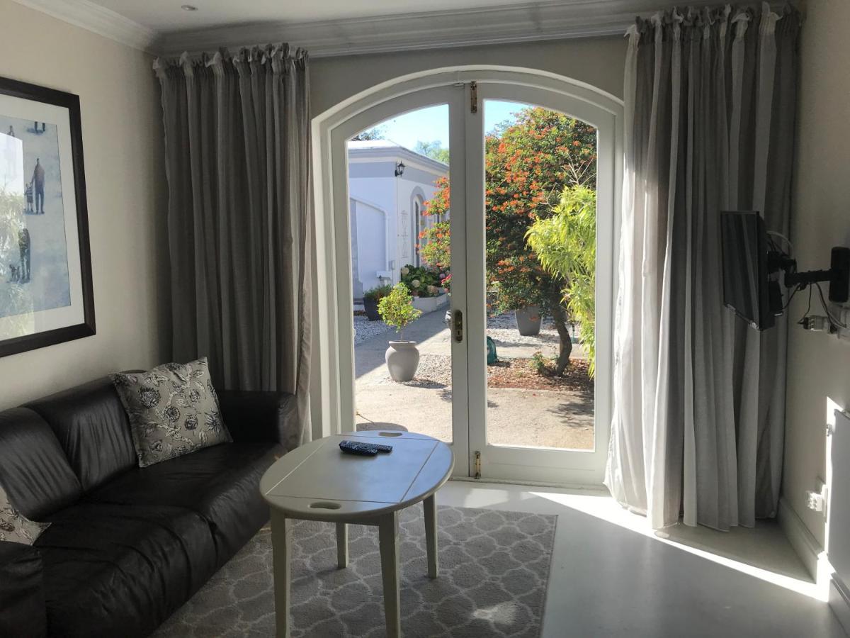 Bed & Breakfast 1 On Mona Cape Town